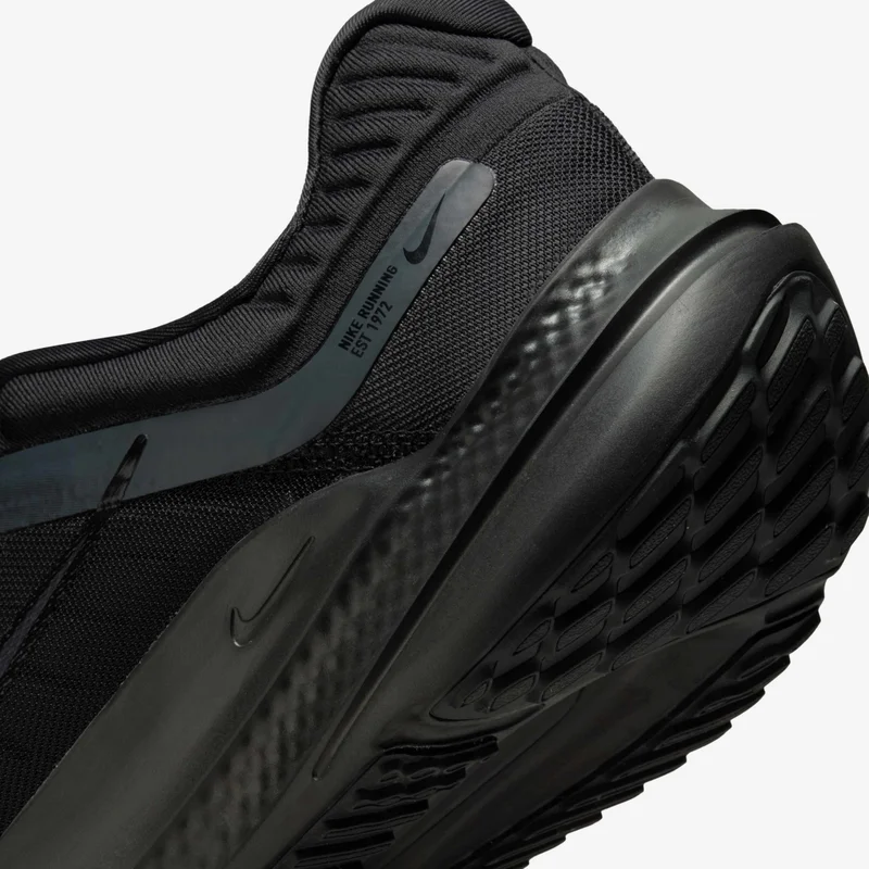 Nike Black Men's Quest 5 Road Running Shoe for Men | Best Price UAE
